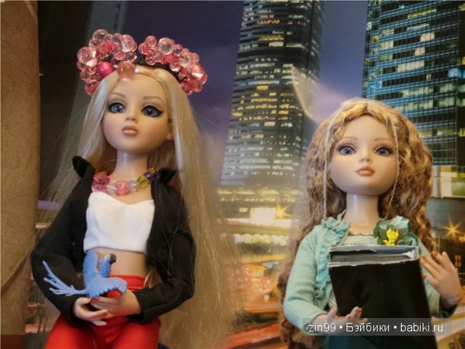 Amber Essential Tonner и Ellowyne Tonner dolls на прогулке, и дома