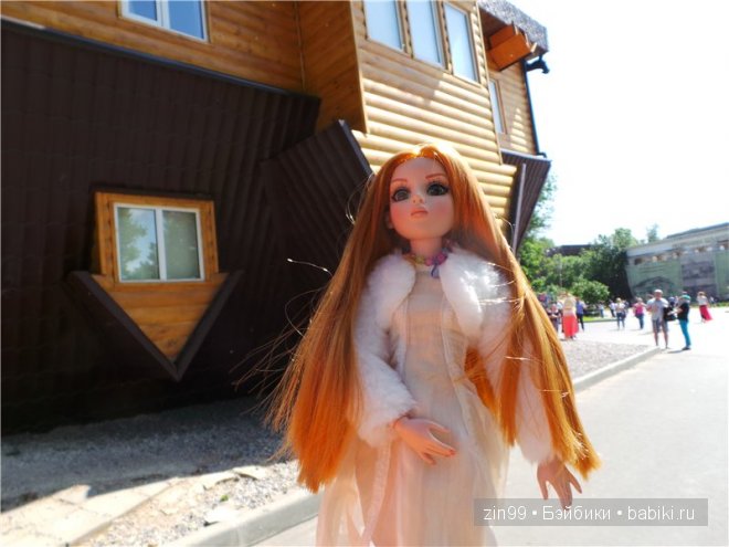 Amber Essential Tonner и Ellowyne Tonner dolls на прогулке, и дома (фото 3)