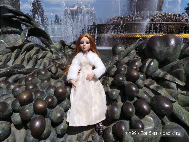 Amber Essential Tonner и Ellowyne Tonner dolls на прогулке, и дома