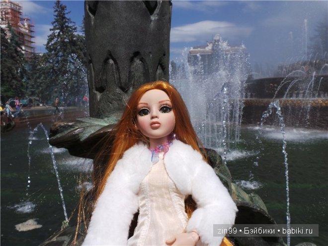 Amber Essential Tonner и Ellowyne Tonner dolls на прогулке, и дома