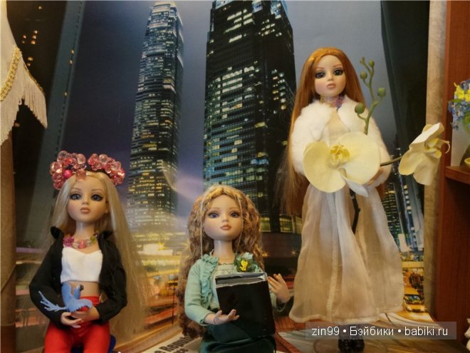 Amber Essential Tonner и Ellowyne Tonner dolls на прогулке, и дома