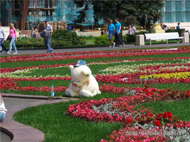 Amber Essential Tonner и Ellowyne Tonner dolls на прогулке, и дома