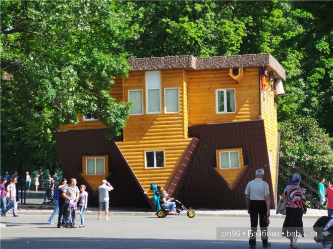 Amber Essential Tonner и Ellowyne Tonner dolls на прогулке, и дома