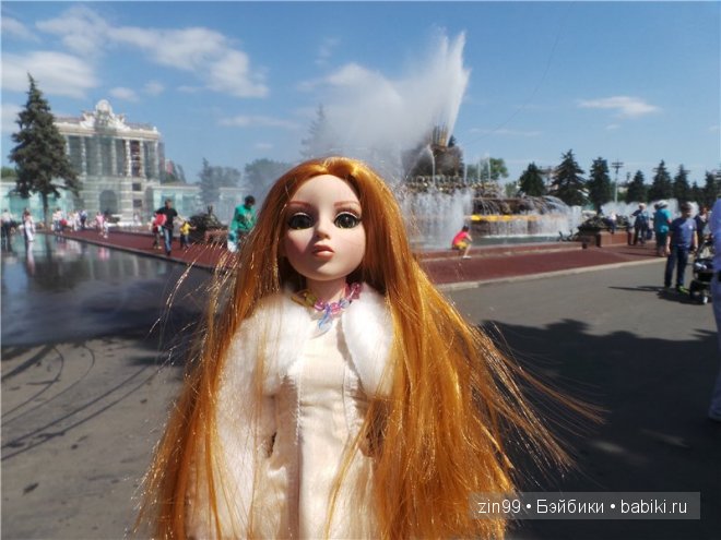 Amber Essential Tonner и Ellowyne Tonner dolls на прогулке, и дома