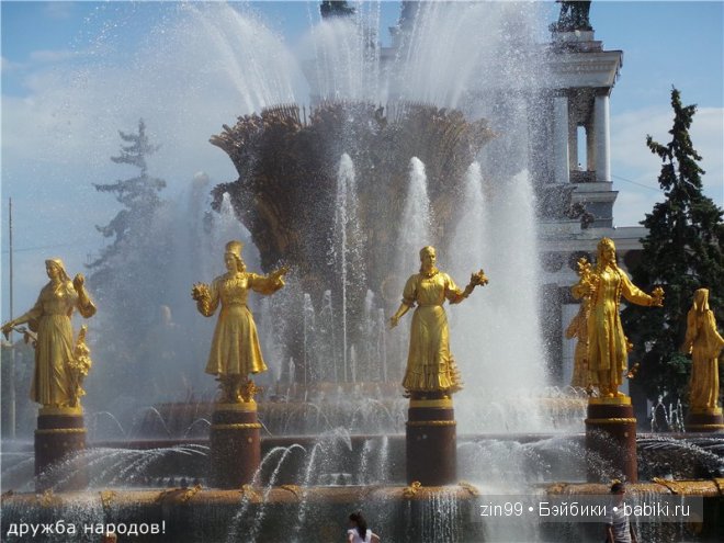 Amber Essential Tonner и Ellowyne Tonner dolls на прогулке, и дома