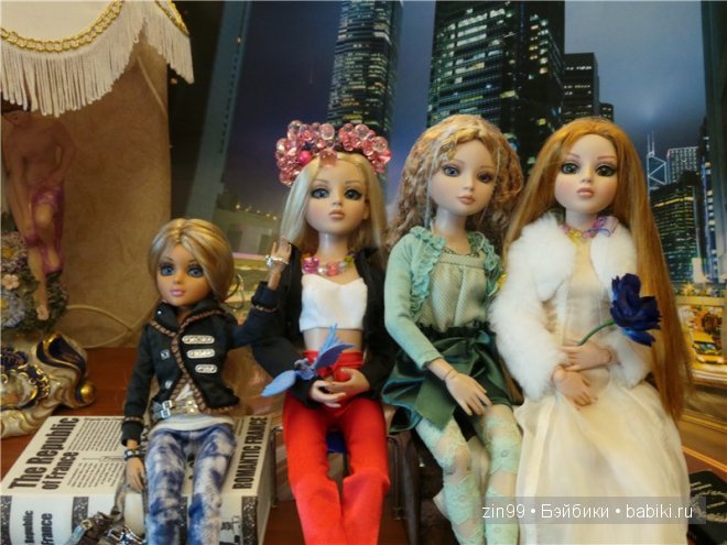 Amber Essential Tonner и Ellowyne Tonner dolls на прогулке, и дома
