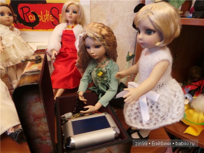 Куклы от Тоннер Perfect Impressions Patsy и Patsy Basic дома знакомятся с остальными девочками