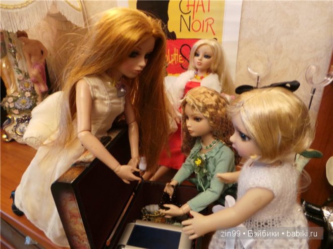 Куклы от Тоннер Perfect Impressions Patsy и Patsy Basic дома знакомятся с остальными девочками