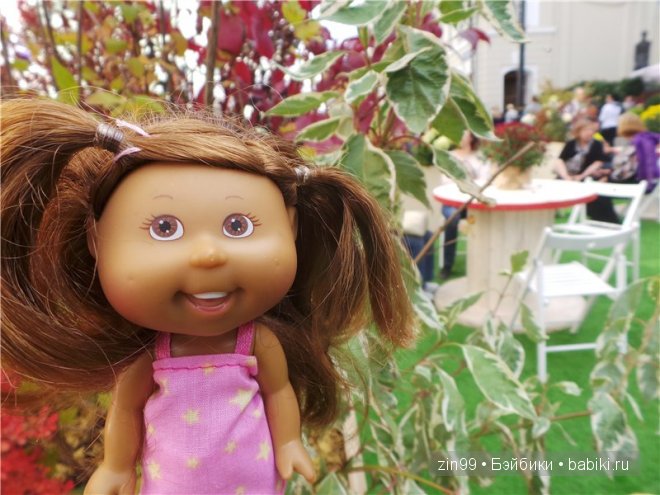 По бульварам и улицам Москвы с куклами Cabbage Patch Kids dolls