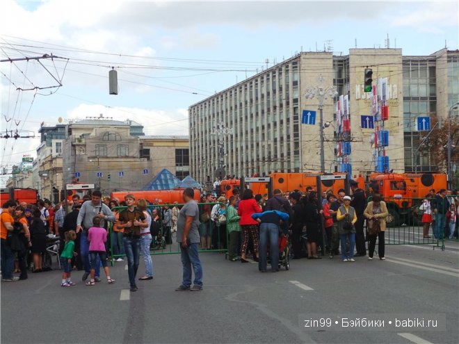 По бульварам и улицам Москвы с куклами Cabbage Patch Kids dolls