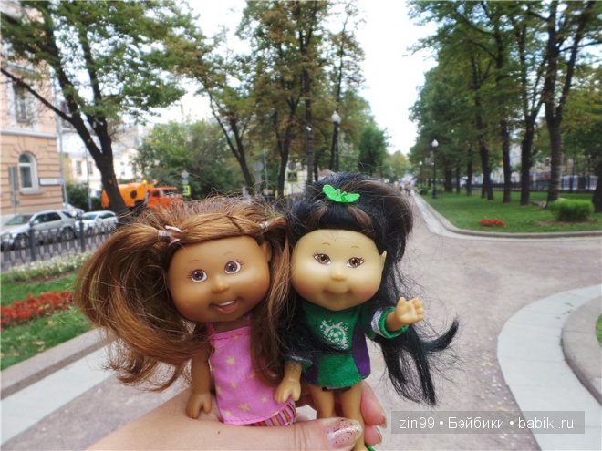 По бульварам и улицам Москвы с куклами Cabbage Patch Kids dolls