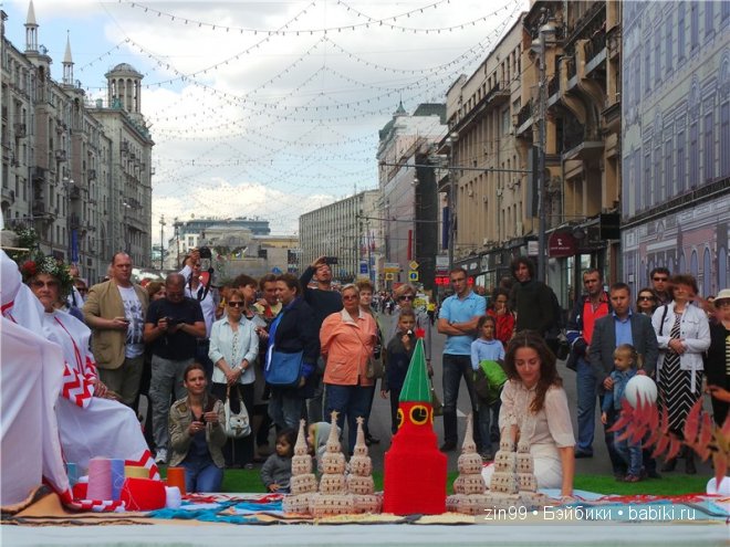 По бульварам и улицам Москвы с куклами Cabbage Patch Kids dolls