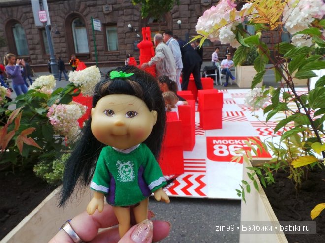 По бульварам и улицам Москвы с куклами Cabbage Patch Kids dolls