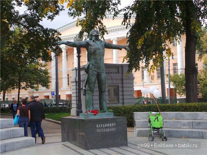 По бульварам и улицам Москвы с куклами Cabbage Patch Kids dolls