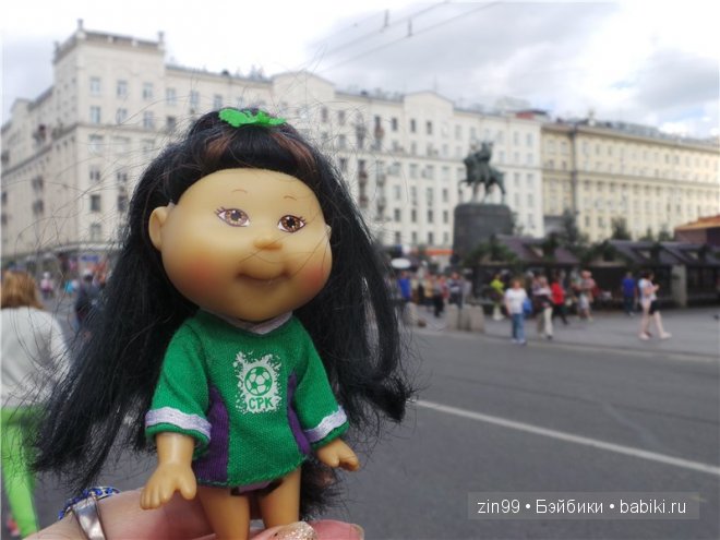 По бульварам и улицам Москвы с куклами Cabbage Patch Kids dolls