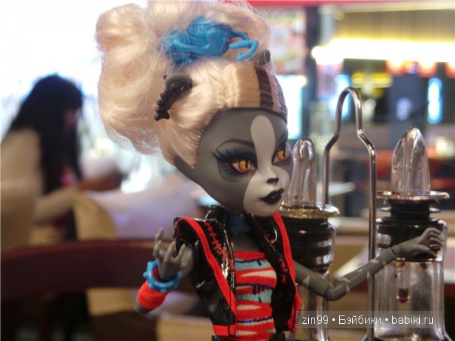 Монстры Хай Moster High. Кошки против Волков (фото 3)