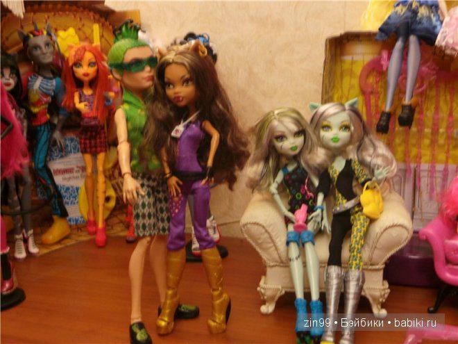 Монстры Хай Moster High. Кошки против Волков