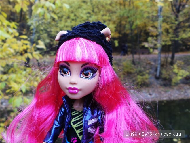 Багряная осень и новая любовь у кукол Monster High