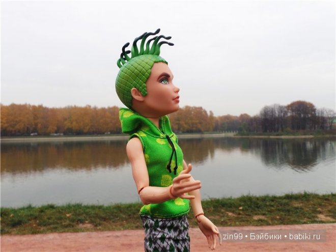 Багряная осень и новая любовь у кукол Monster High