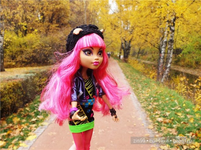 Багряная осень и новая любовь у кукол Monster High