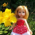 Куклы Паолки любят цветы и мои новые наряды для них