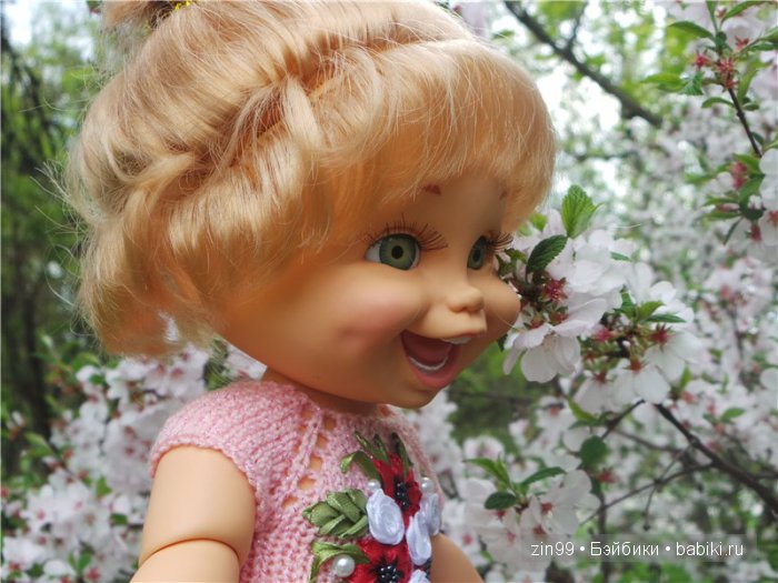 Весна! Все распускается, гуляем с куклами Galoob Baby Face doll