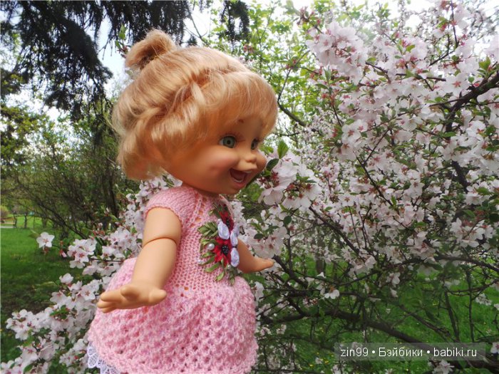 Весна! Все распускается, гуляем с куклами Galoob Baby Face doll