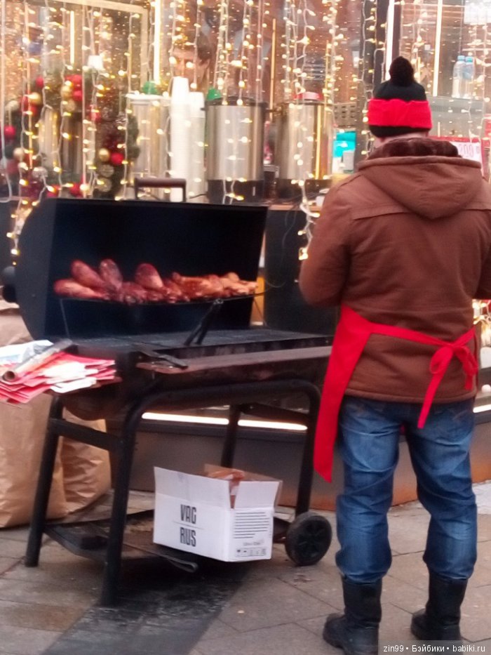 С наступающим Новым годом! Ёлки, Москва, Фейсинки