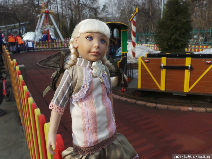 Субботняя прогулка в парке с куклой LeeAnn