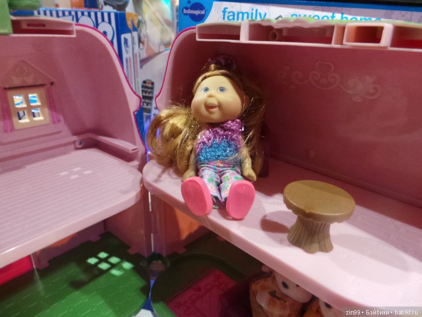 Прогулка в магазины! Или Лилочка домик выбирает