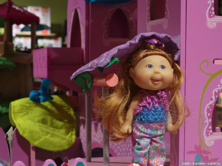 Прогулка в магазины! Или Лилочка домик выбирает