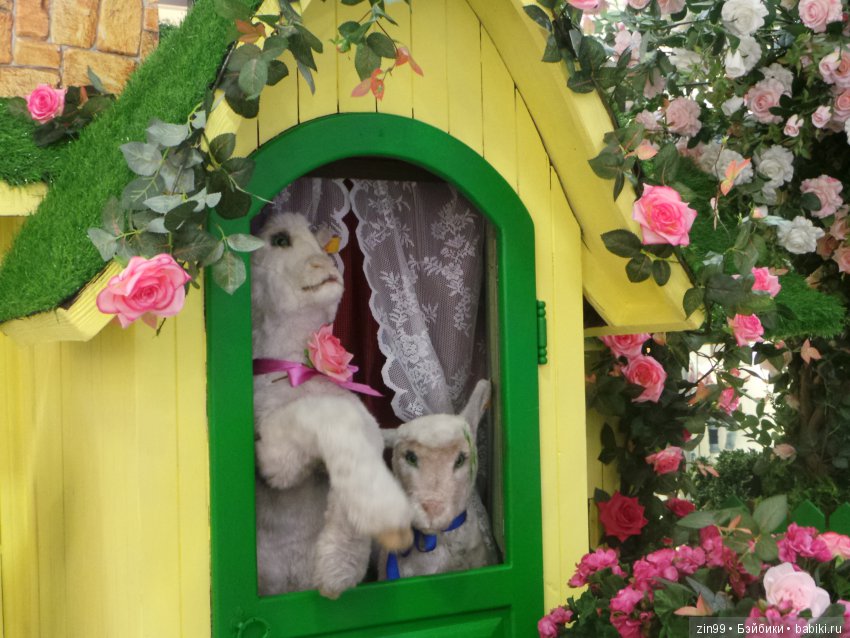 Прогулка в магазины! Или Лилочка домик выбирает