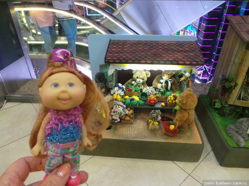 Прогулка в магазины! Или Лилочка домик выбирает