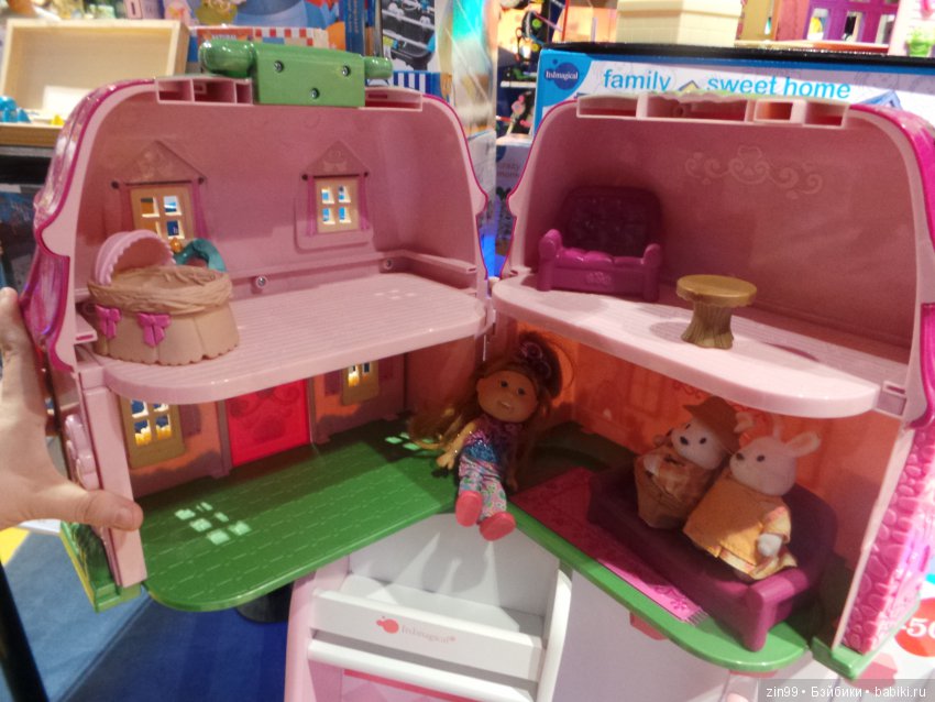 Прогулка в магазины! Или Лилочка домик выбирает
