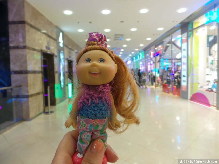Прогулка в магазины! Или Лилочка домик выбирает
