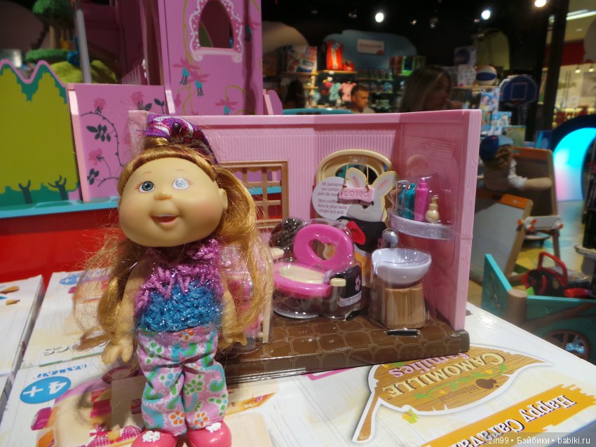 Прогулка в магазины! Или Лилочка домик выбирает