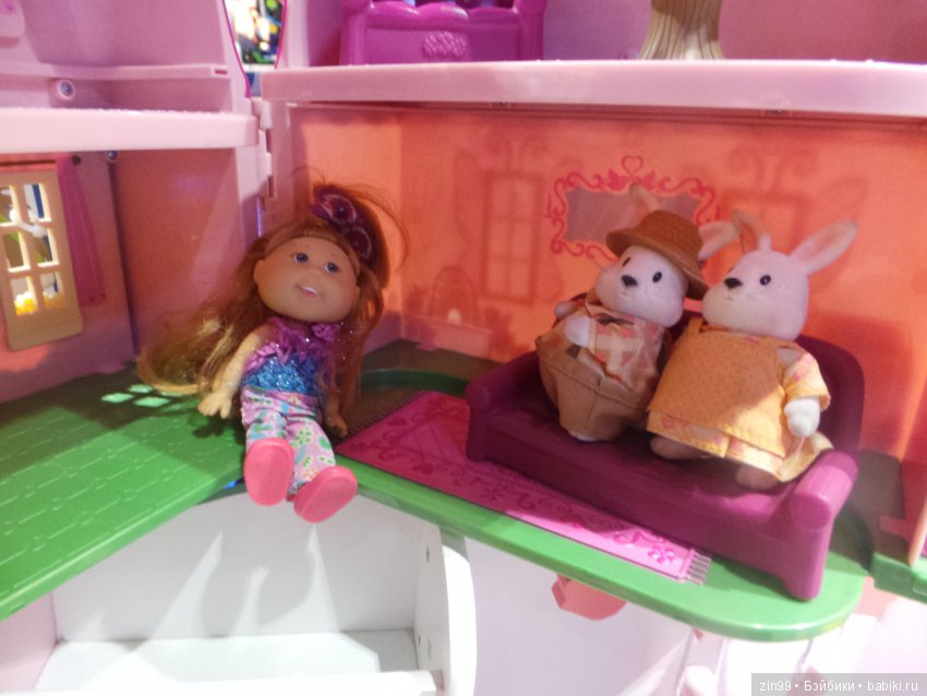 Прогулка в магазины! Или Лилочка домик выбирает