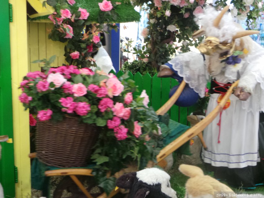 Прогулка в магазины! Или Лилочка домик выбирает