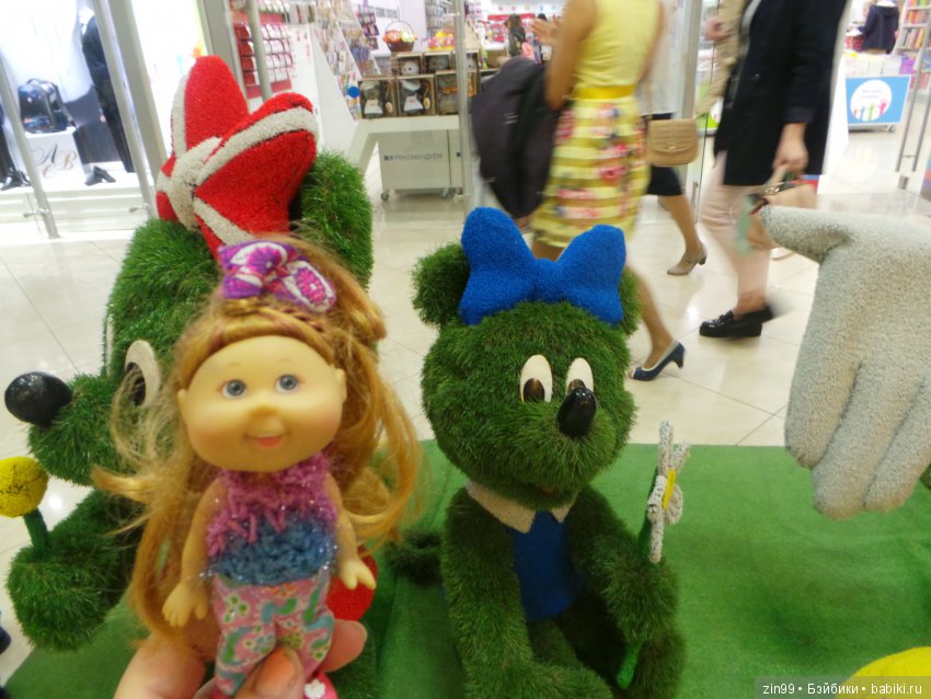 Прогулка в магазины! Или Лилочка домик выбирает (фото 9)