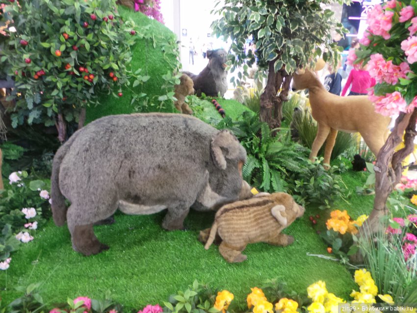 Прогулка в магазины! Или Лилочка домик выбирает