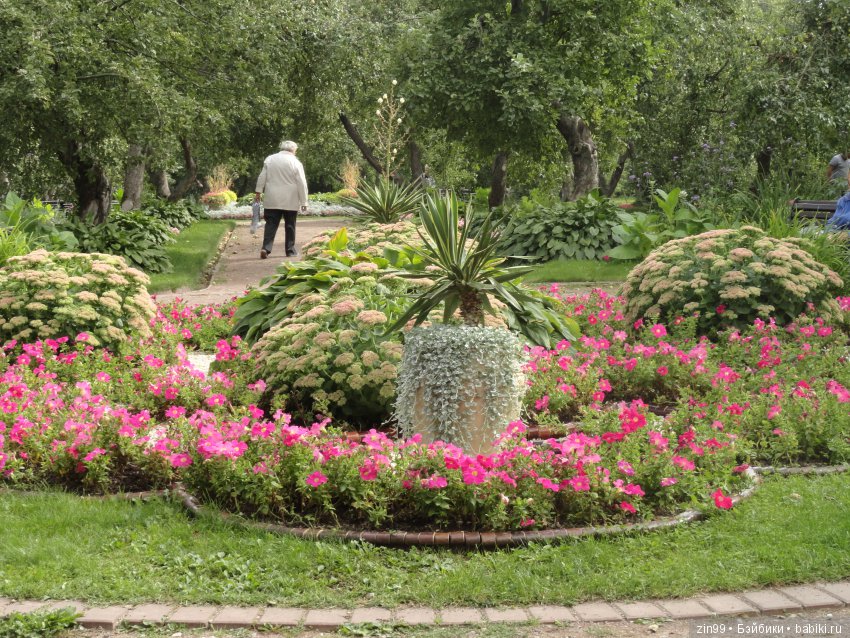 Новые наряды, или прогулка в Коломенское? Скорее и то и другое