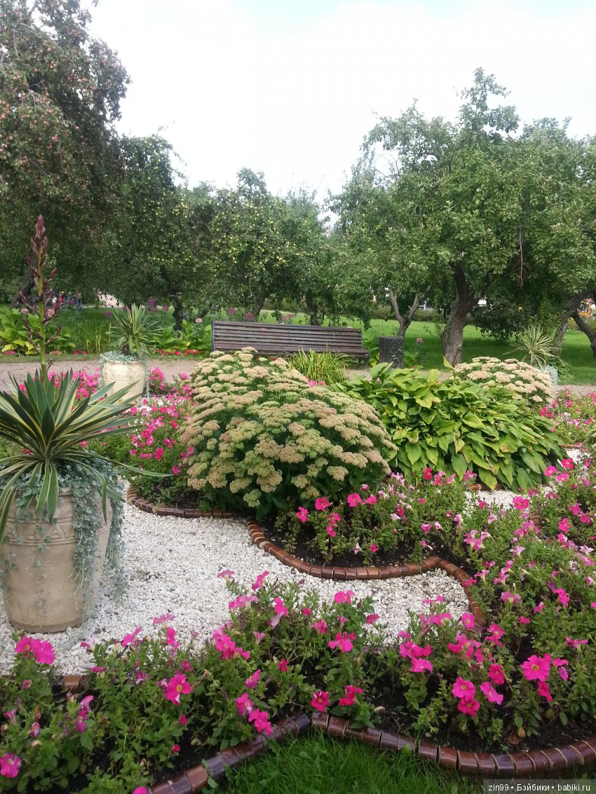 Новые наряды, или прогулка в Коломенское? Скорее и то и другое