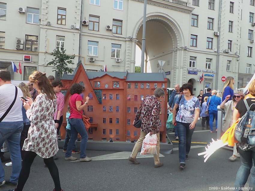 Москве 870 лет, она отмечает день города! Фоторепортаж, вместе с куклой Натали