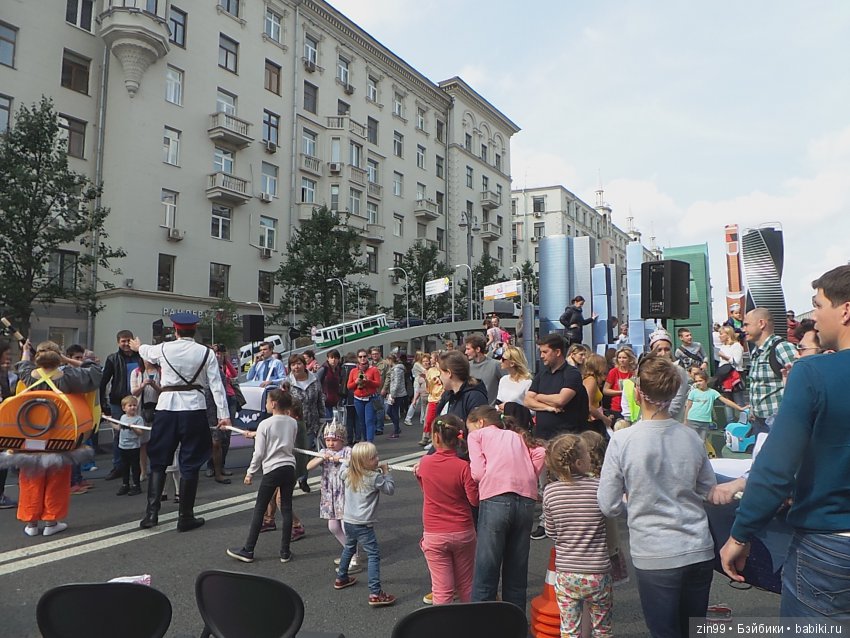 Москве 870 лет, она отмечает день города! Фоторепортаж, вместе с куклой Натали