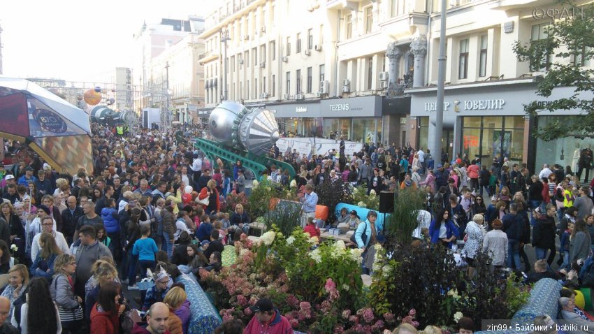 Москве 870 лет, она отмечает день города! Фоторепортаж, вместе с куклой Натали