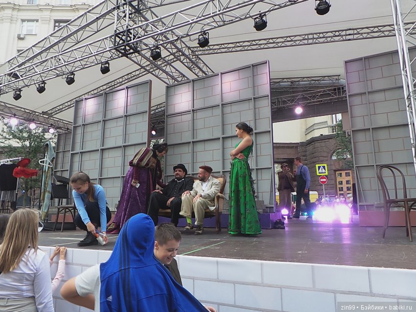 Москве 870 лет, она отмечает день города! Фоторепортаж, вместе с куклой Натали