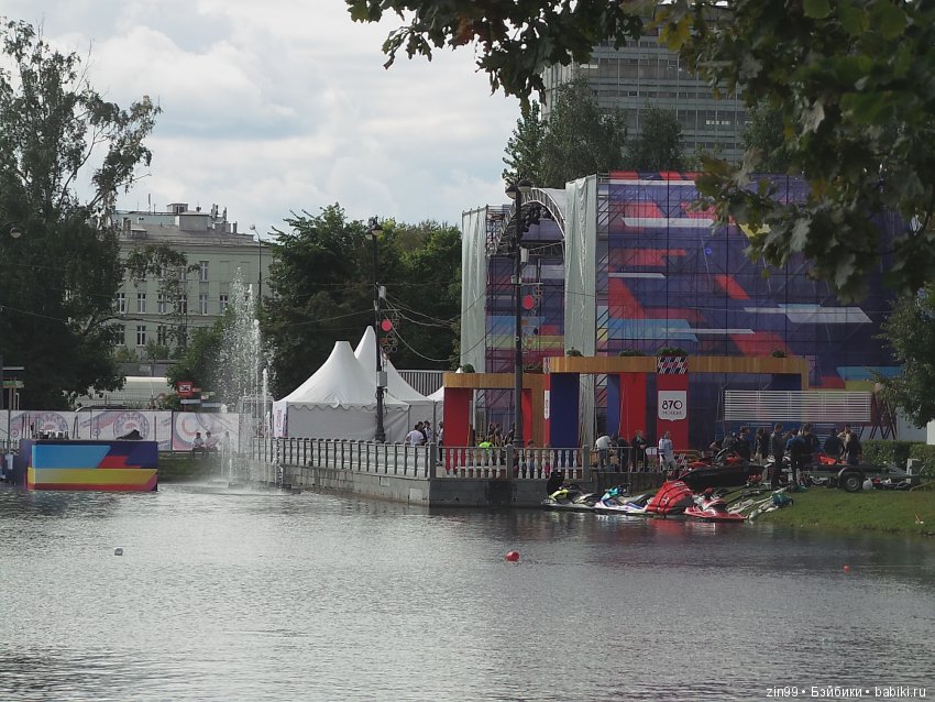 Прогулка в парке в день города с Амбер