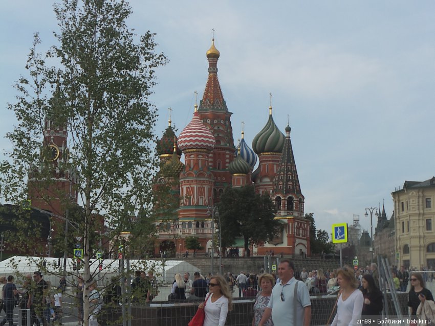 Парк Зарядье, в центре Москвы! С куклой Николеттой