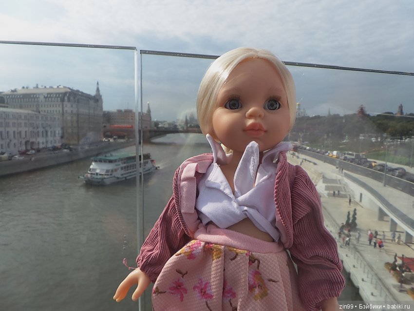 Парк Зарядье, в центре Москвы! С куклой Николеттой