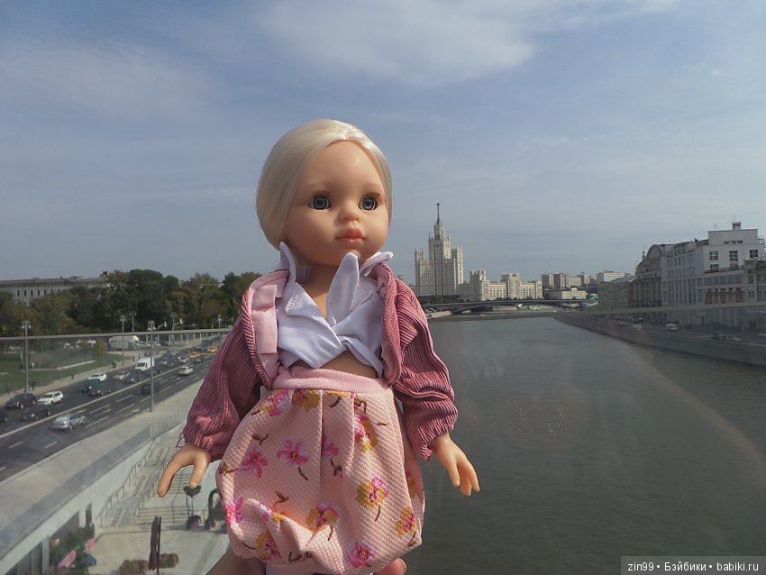 Парк Зарядье, в центре Москвы! С куклой Николеттой